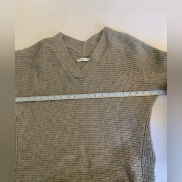 Vince,Traveling  Rib V Neck Sweater in
Heather Steel. Cashmere blend. - Picture 11 of 15